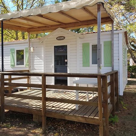 Hotel Camping La Vidaresse Sainte-Anastasie-sur-Issole Exterior foto
