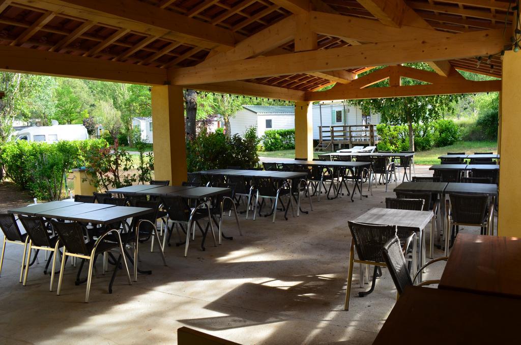 Hotel Camping La Vidaresse Sainte-Anastasie-sur-Issole Exterior foto