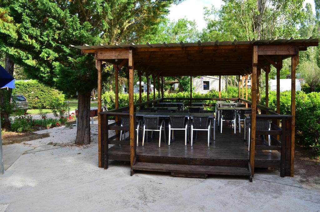 Hotel Camping La Vidaresse Sainte-Anastasie-sur-Issole Exterior foto