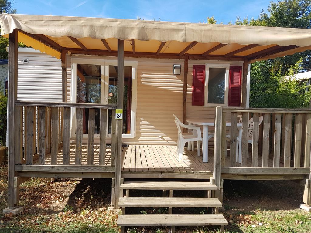 Hotel Camping La Vidaresse Sainte-Anastasie-sur-Issole Exterior foto