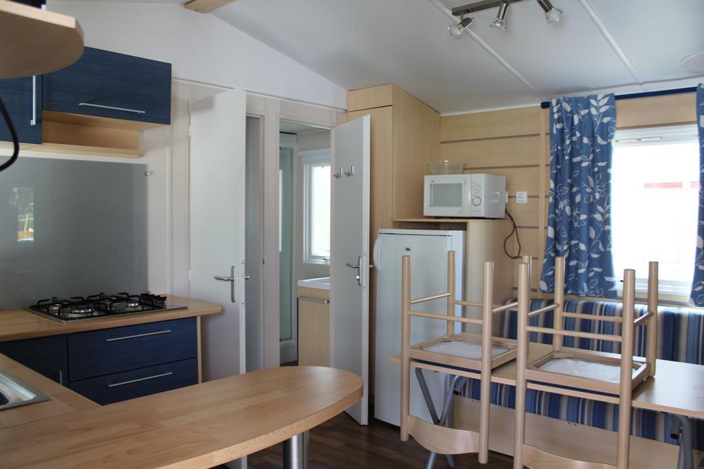 Hotel Camping La Vidaresse Sainte-Anastasie-sur-Issole Exterior foto