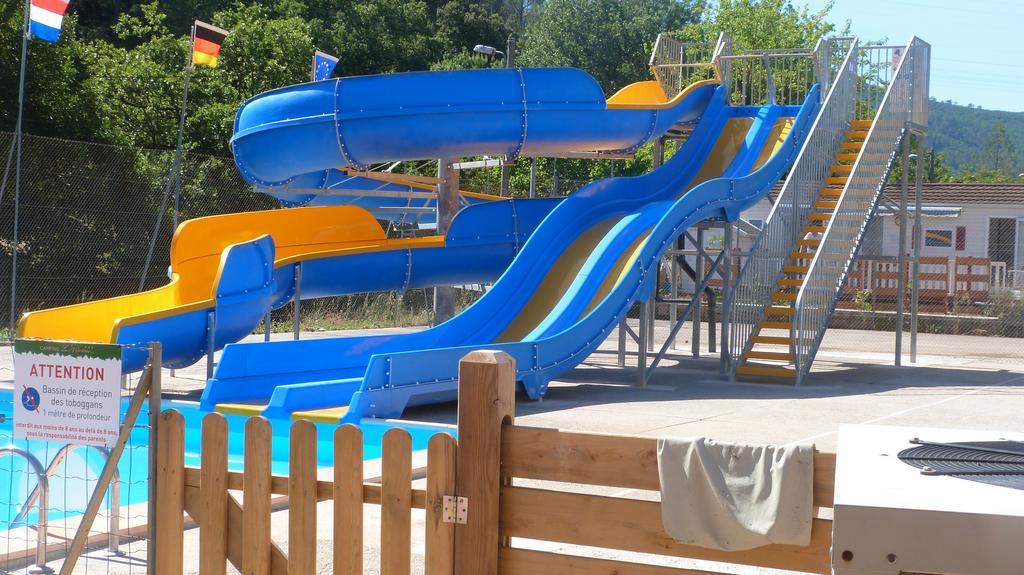 Hotel Camping La Vidaresse Sainte-Anastasie-sur-Issole Exterior foto