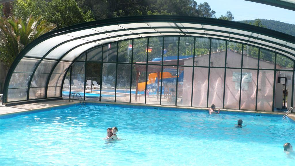 Hotel Camping La Vidaresse Sainte-Anastasie-sur-Issole Exterior foto